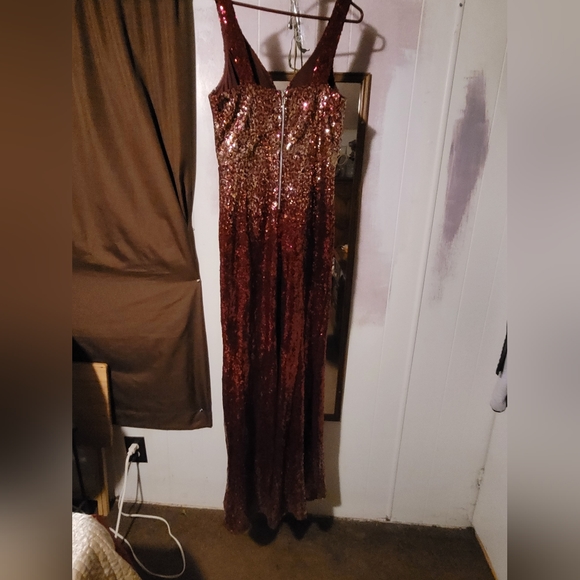 Beautiful Burgundy and Gold evening gown Size 13 - Picture 1 of 4